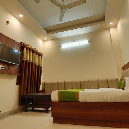 Hotel Haridev Roorkee Buitenkant foto